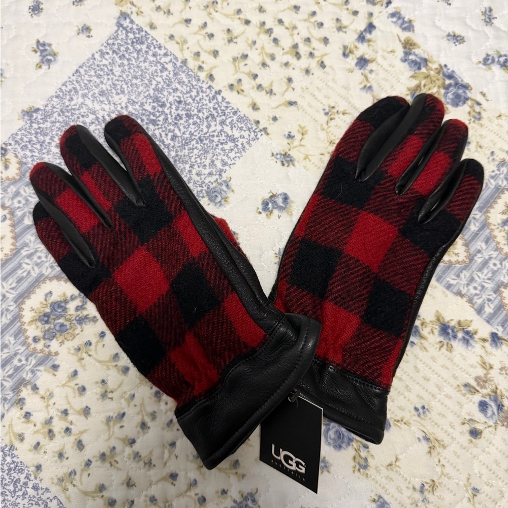 New!  UGG buffalo plaid leather and wool gloves